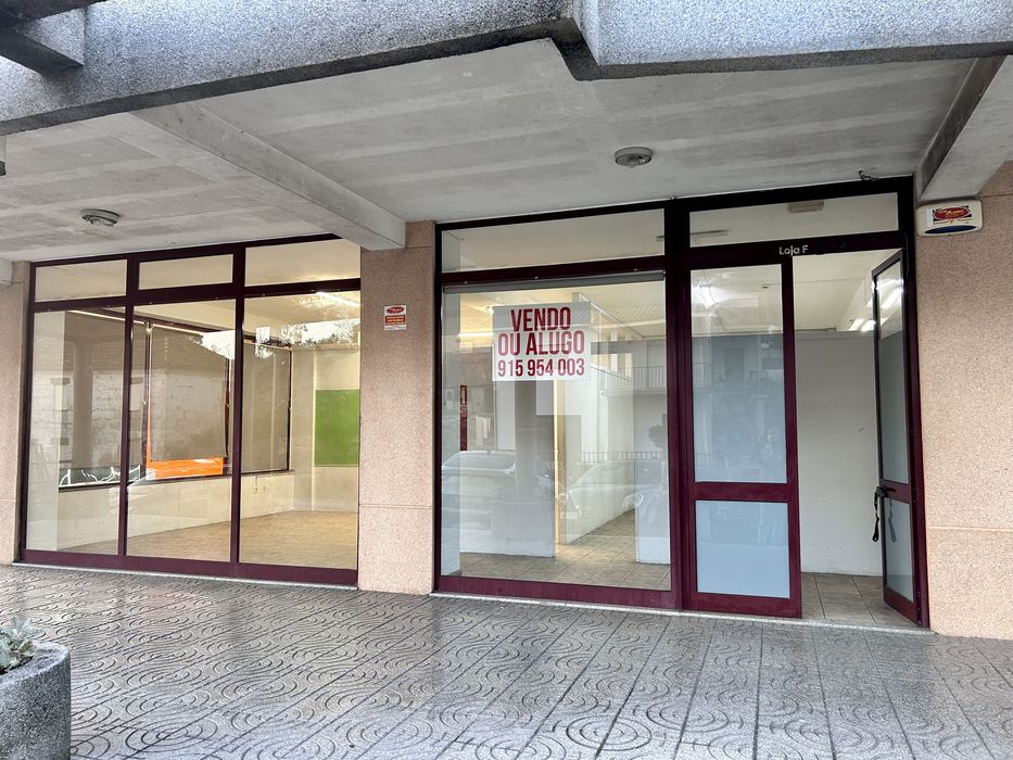 Loja Comercial em Guilhufe Penafiel