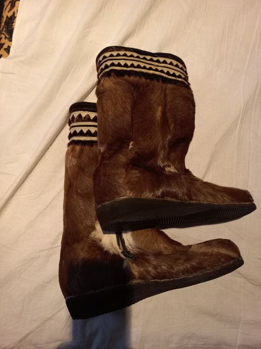 Продам унты женские