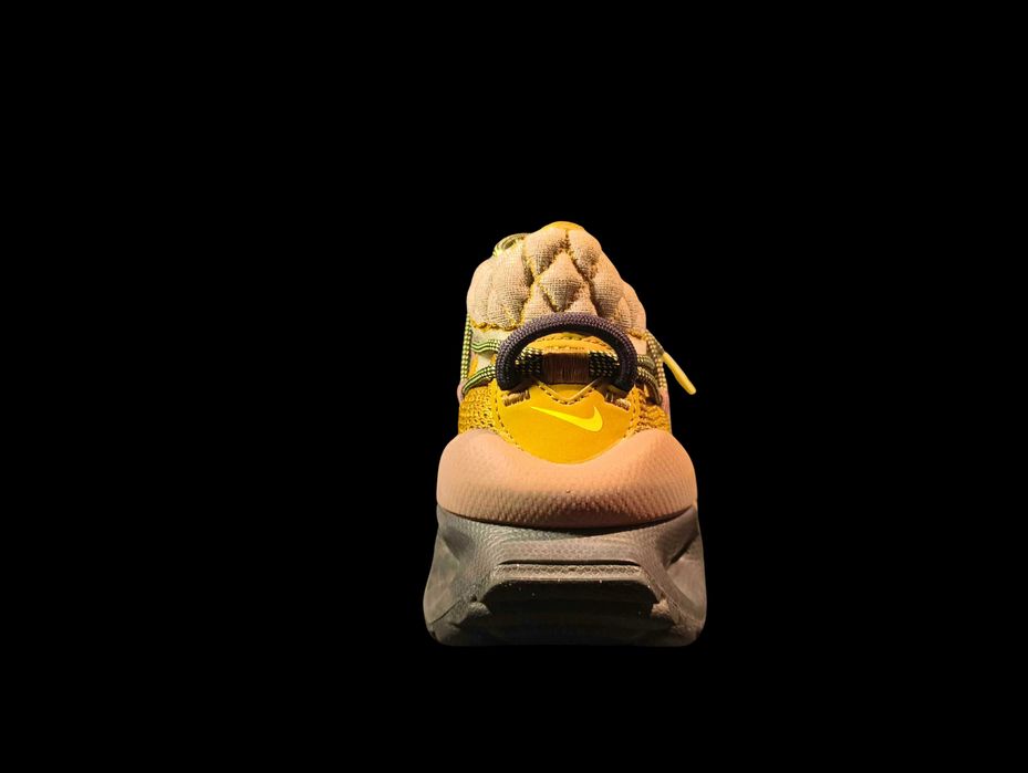 Buty damskie Nike Air Max Flyknit Venture - Brązowy