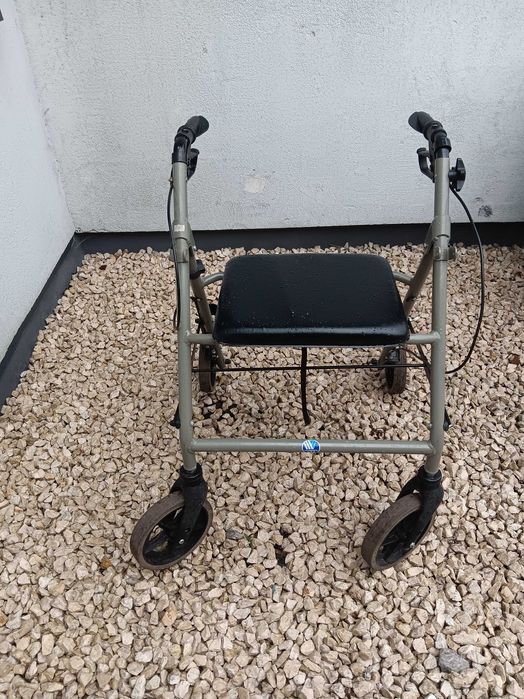 Sprzedam chodzik inwalidzki