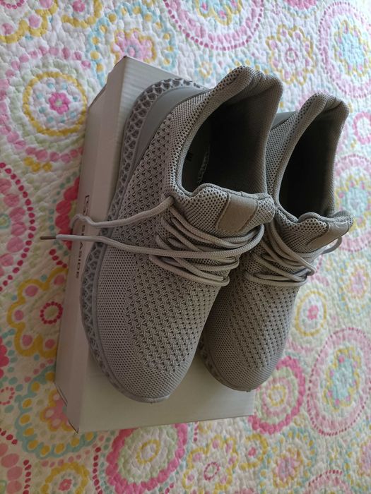 Sapatilhas Cinza Claro Tamanho 36/37
