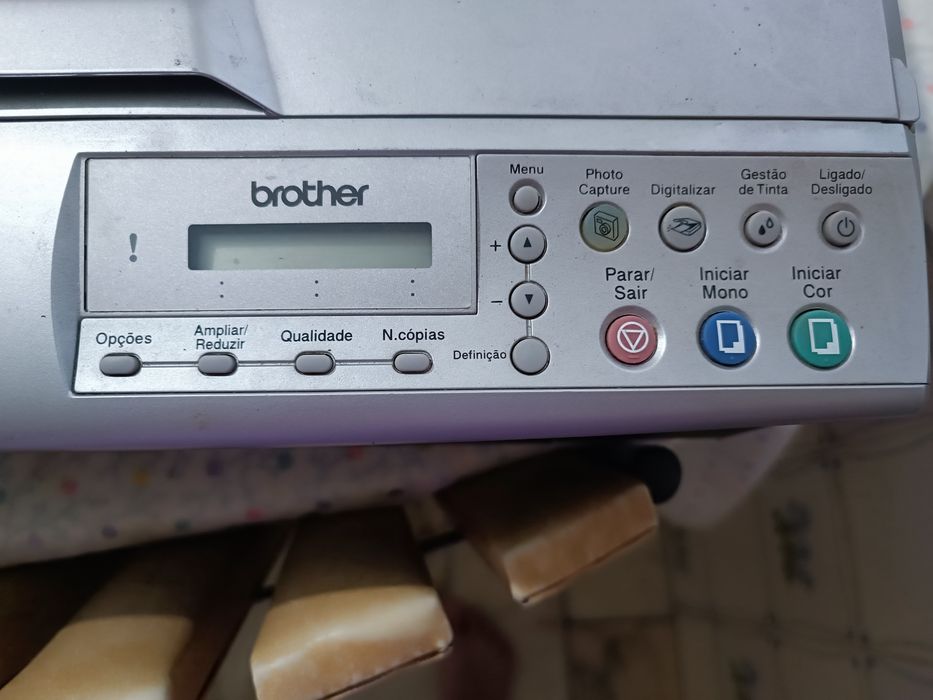 Impressora com tinteiros