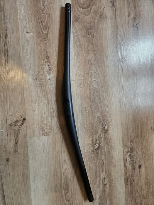 Nowa kierownica Pivot Phoenix Team Low Rise Carbon