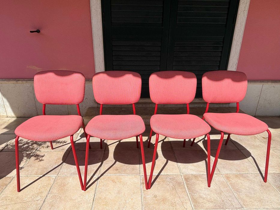 Conjunto de 4 Cadeiras Modernas Vermelhas | Estrutura Metálica | Excelente Estado