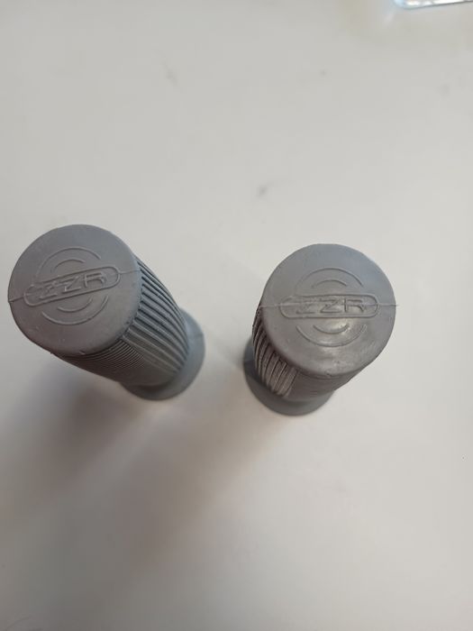 Nowy komplet Gum manetek manetki komar ZZR szare