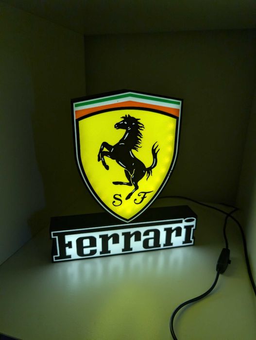 Candeeiro com logo da Ferrari para fãs da marca com luzes led e USB
