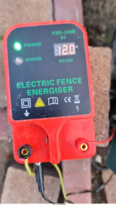 Pastuch ,elektryzator ogrodzeniowy ,wodoodporny