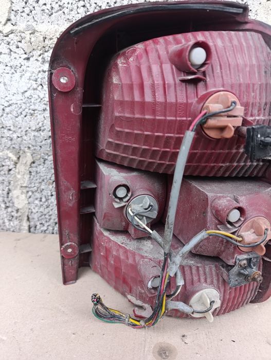 Стоп ліхтар фонар лівий Kia Carnival 2 Карнівал