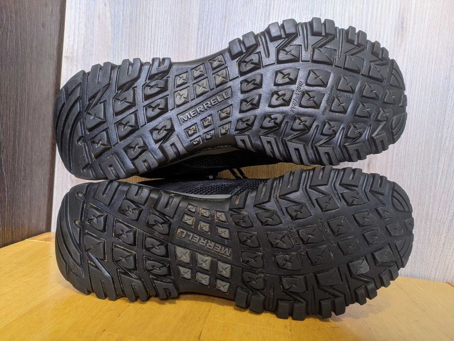 Кроссовки треккинговые кожаные Merrell