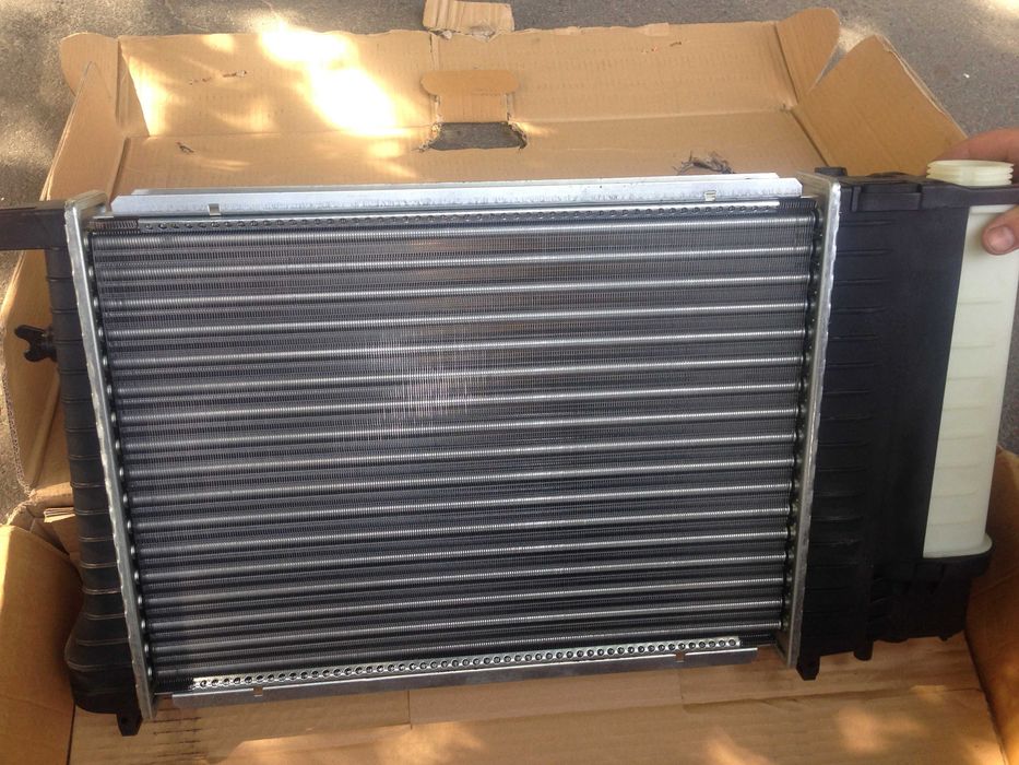 Радіатори охолодження двигуна до BMW E36, та інших BMW.