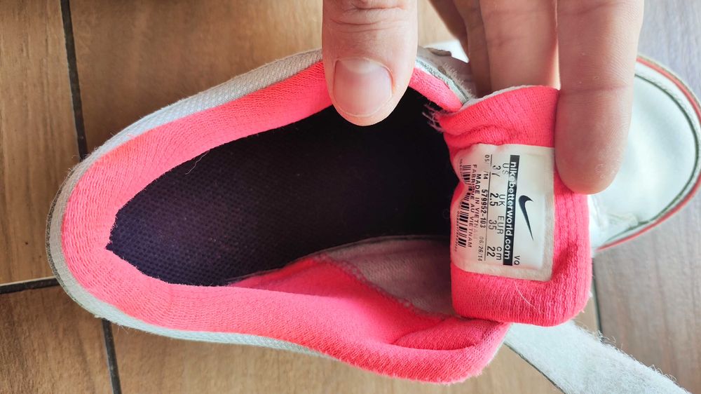 Buty sportowe na rzepy NIKE roz. 35