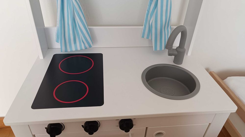 Cozinha infantil reversível IKEA SPISIG