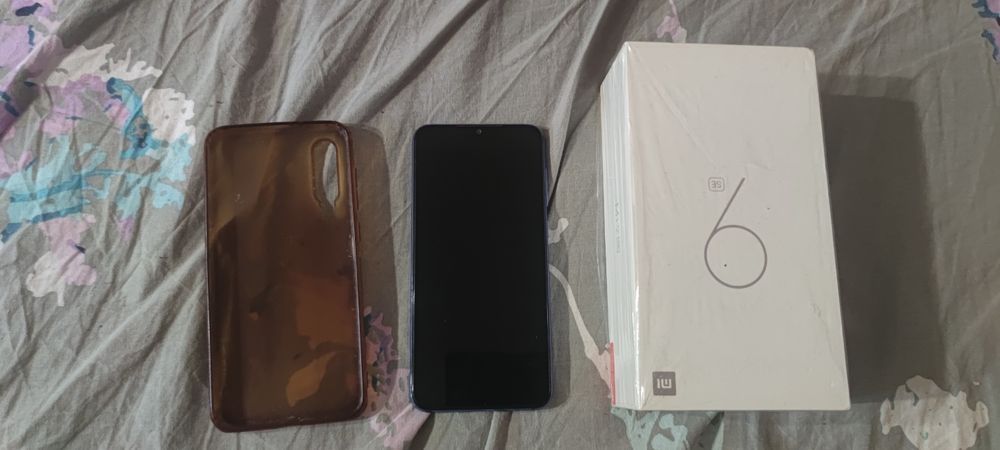 Телефон Xiomi mi 9 SE