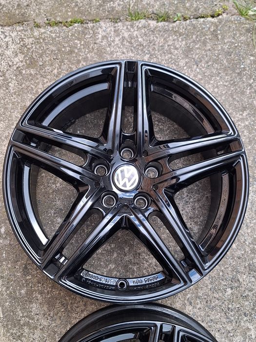 Чорні диски R17 Audi VW Volkswagen Golf 7 Passat B8 Alltrack Tiguan