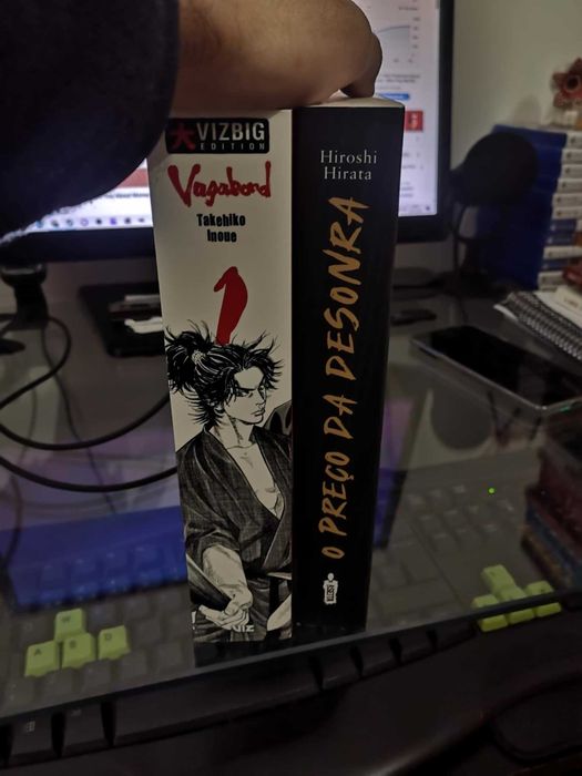 Lote de Mangas Variados (Vagabond, Death Note, AoT e +) – Como Novos