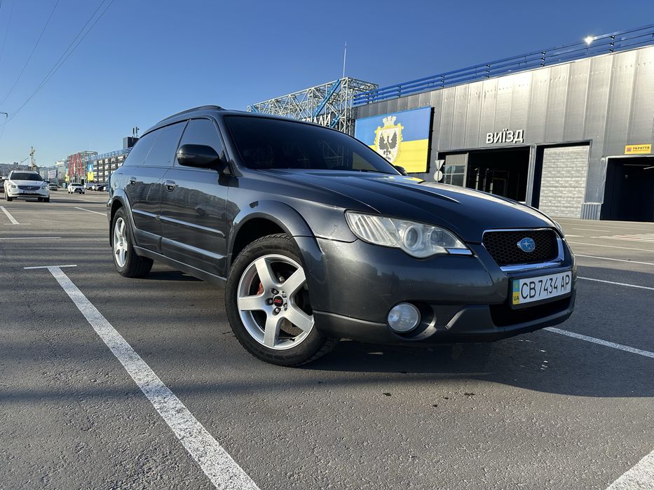 Subaru Outback 3.0 AWD symmetrical