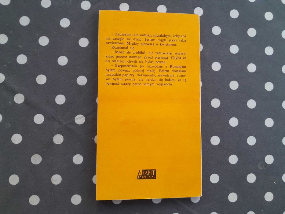 Między pierwszą a kwietniem Krystyna Siesicka