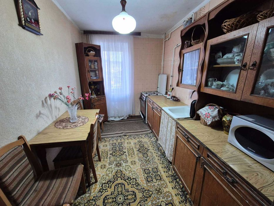 Продається 3-кімнатна квартира по вул. Стависька