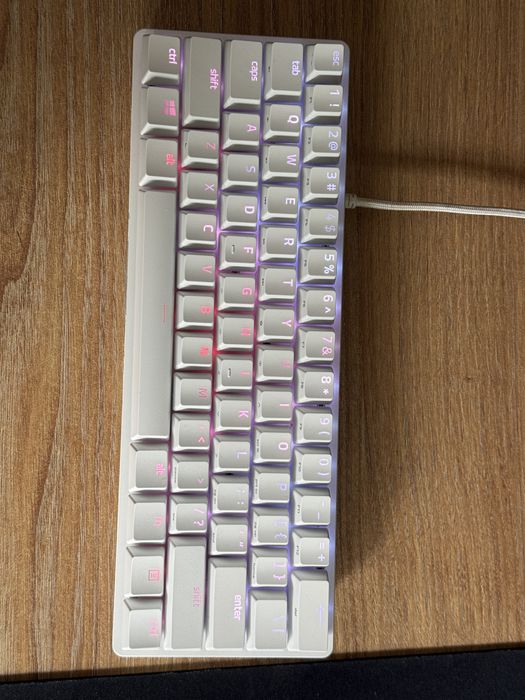 Razer Huntsman Mini RGB 60% - Switches Purple - Excelente Estado