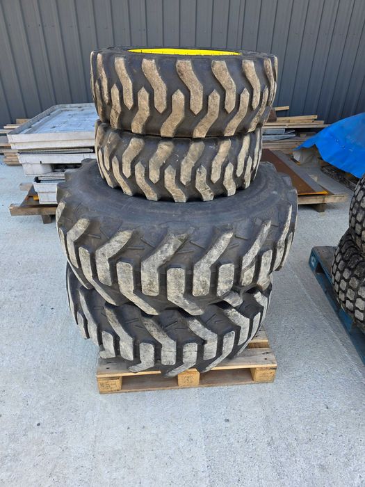 Koła z oponami John Deere 3720 3520 3320