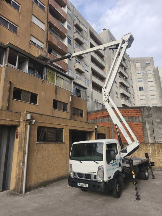 Aluguer Plataforma Elevatória 20metros