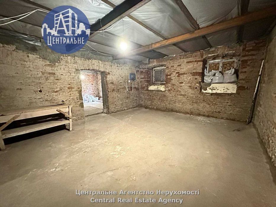 Продається нежитлове приміщення в центральній частині м. Чернівці