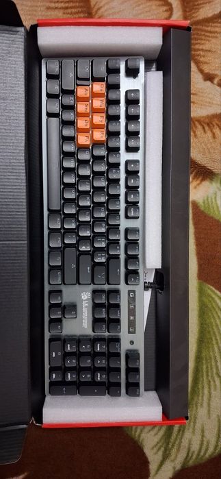 Клавіатура ігрова