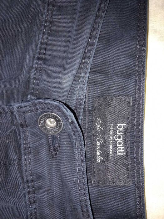 Стильні шорти Bugatti