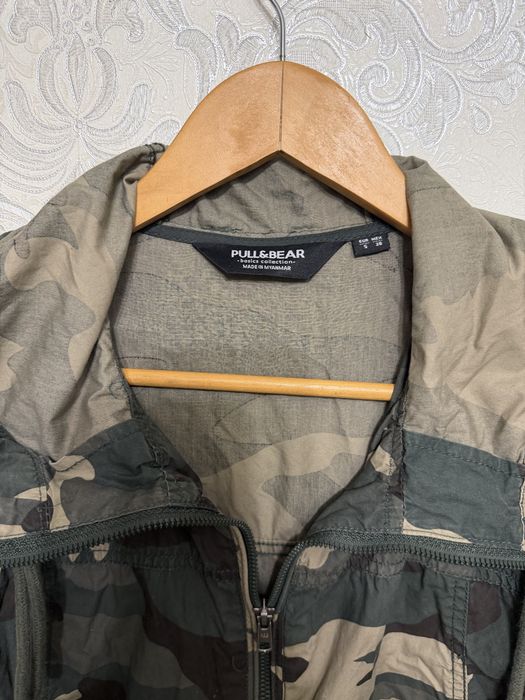 Чоловіча вітровка Pull&bear