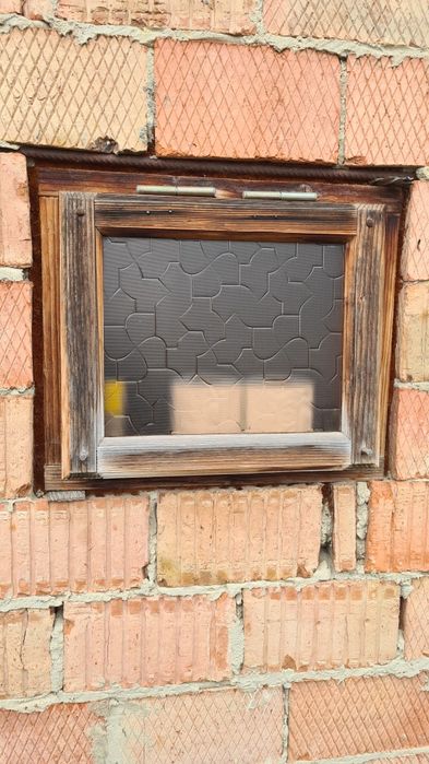 Деревяне віконечко