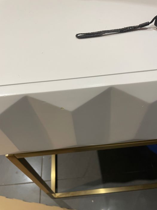 Biała konsola komoda