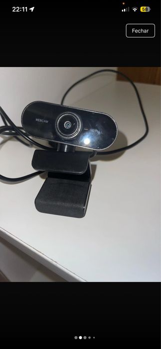 Webcam HD 1080P com redução de ruído, foco automático, fácil instalação e alta compatibilidade.