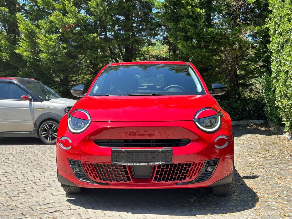 Fiat 600e Red433279967555768321