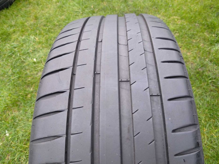 opona 235/45/18 Michelin Pilot Sport 4 1 sztuka 7mm 2021