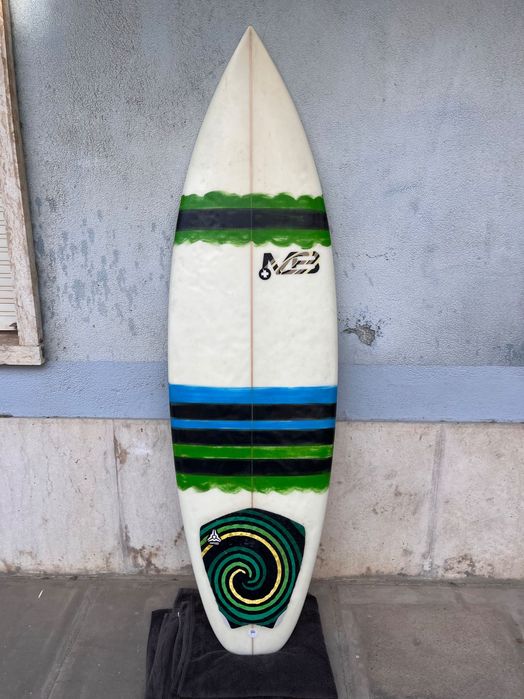Prancha surf 5'10 com deck
