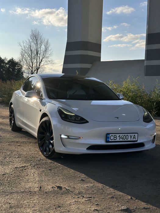Tesla 3 Perfomance