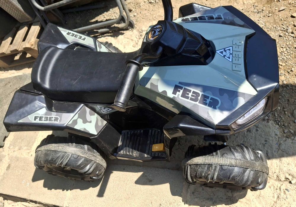 Moto 4 Crianca, marca Feber