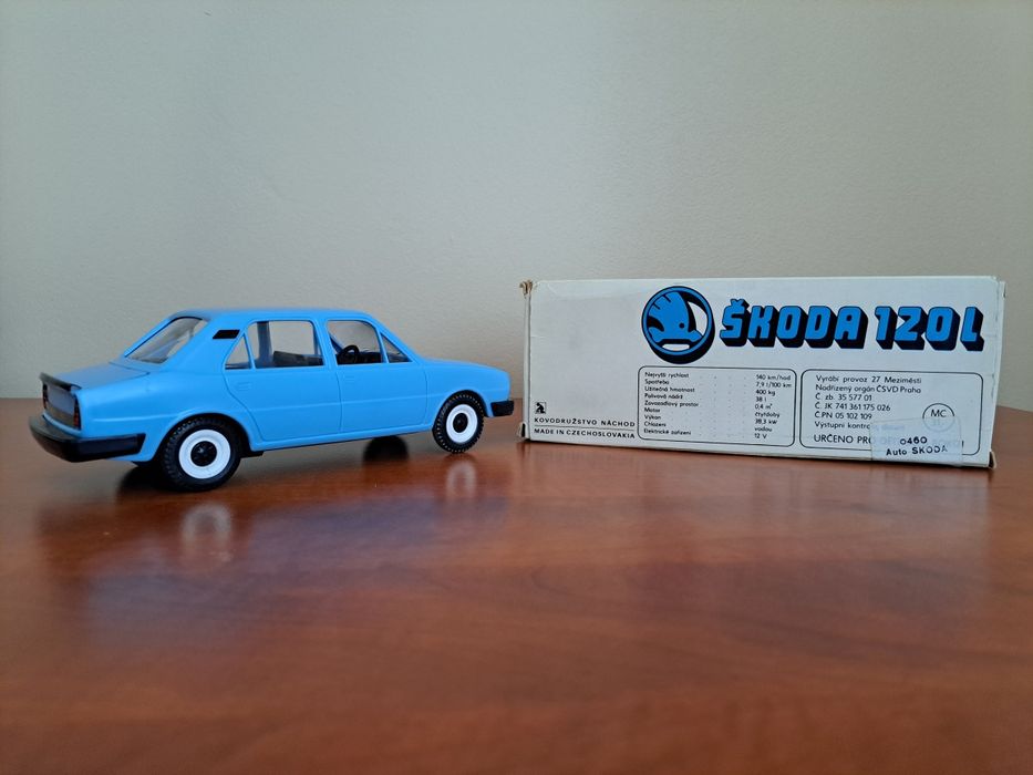 Samochodzik Kolekcjonerski Skoda 120L z czasów PRL-u, Škoda 120L