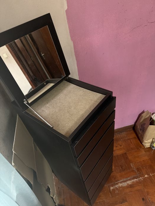 Comoda com espelho e 6 gavetas