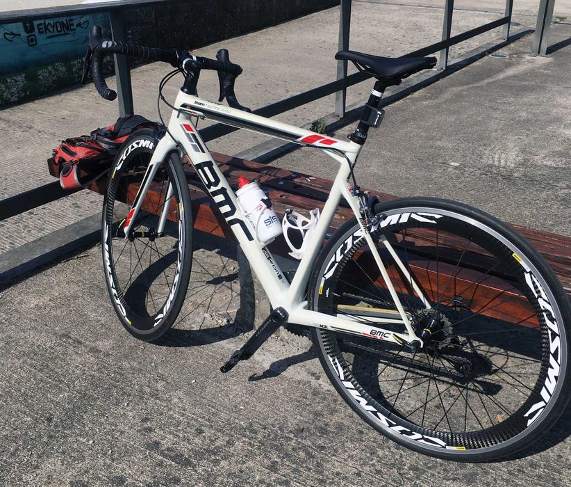 Vendo Bicicleta BMC de estrada em Carbono