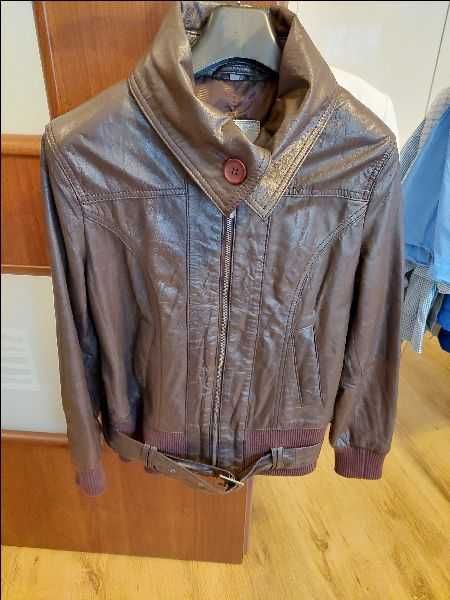 Sprzedam damską kurtkę ze skóry z paskiem