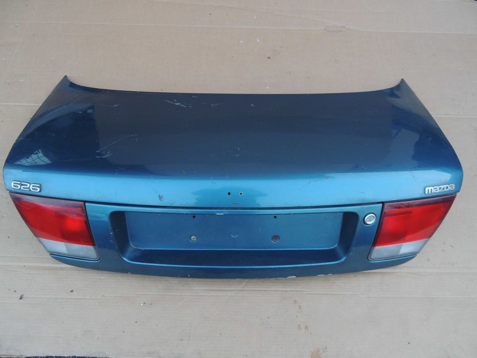 Tył tylna klapa pokrywa bagażnika Mazda 626 sedan 92,93,94,95,96,97 GE