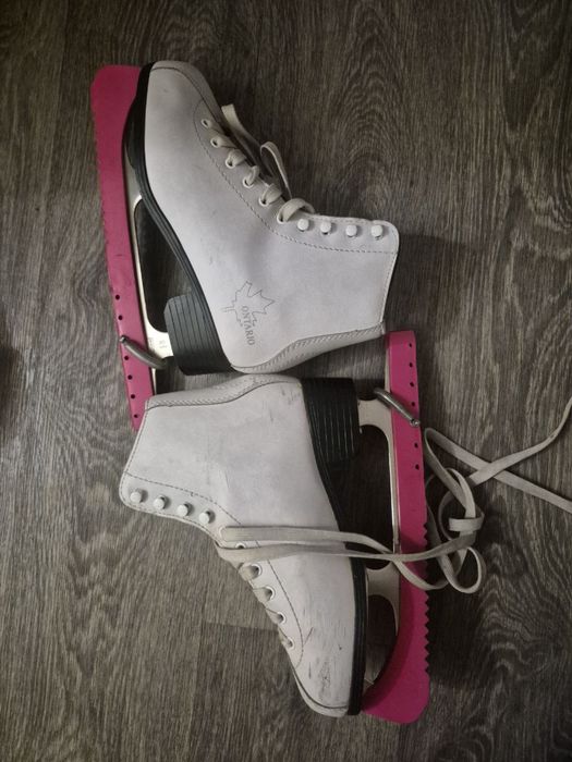 Фігурні ковзани з захистом