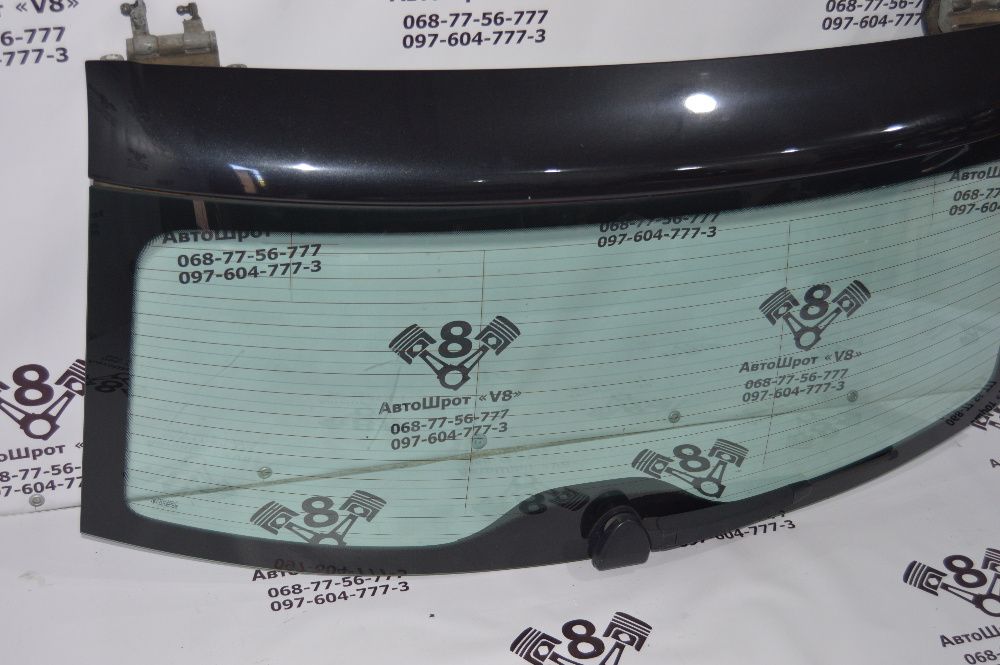 Скло ляди VW Touareg  Туарег 2003-2009р скло в кришку багажника