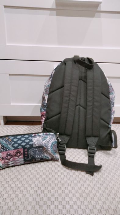 Mochila e estojo Ghuts