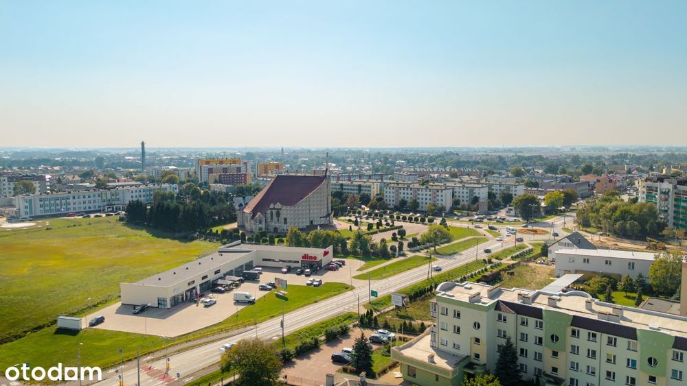Lokal w parku handlowym obok marketu Dino
