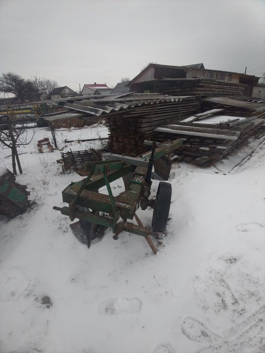 Продам плуг плн 3 35 0деський в хорошому стані, все в оригіналі деталі