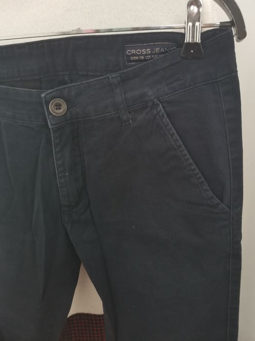 Granatowe męskie spodnie chino Cross Jeans