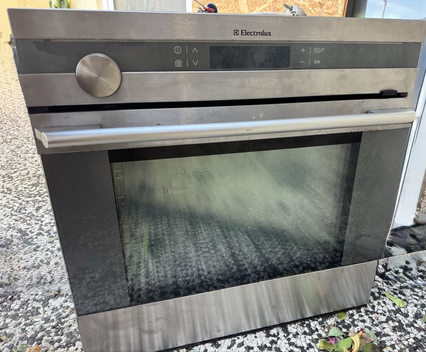 Forno eletrico cinza da marca electrolux