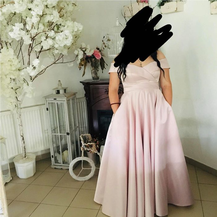 Дуже гарне плаття один раз лиш було одягнене